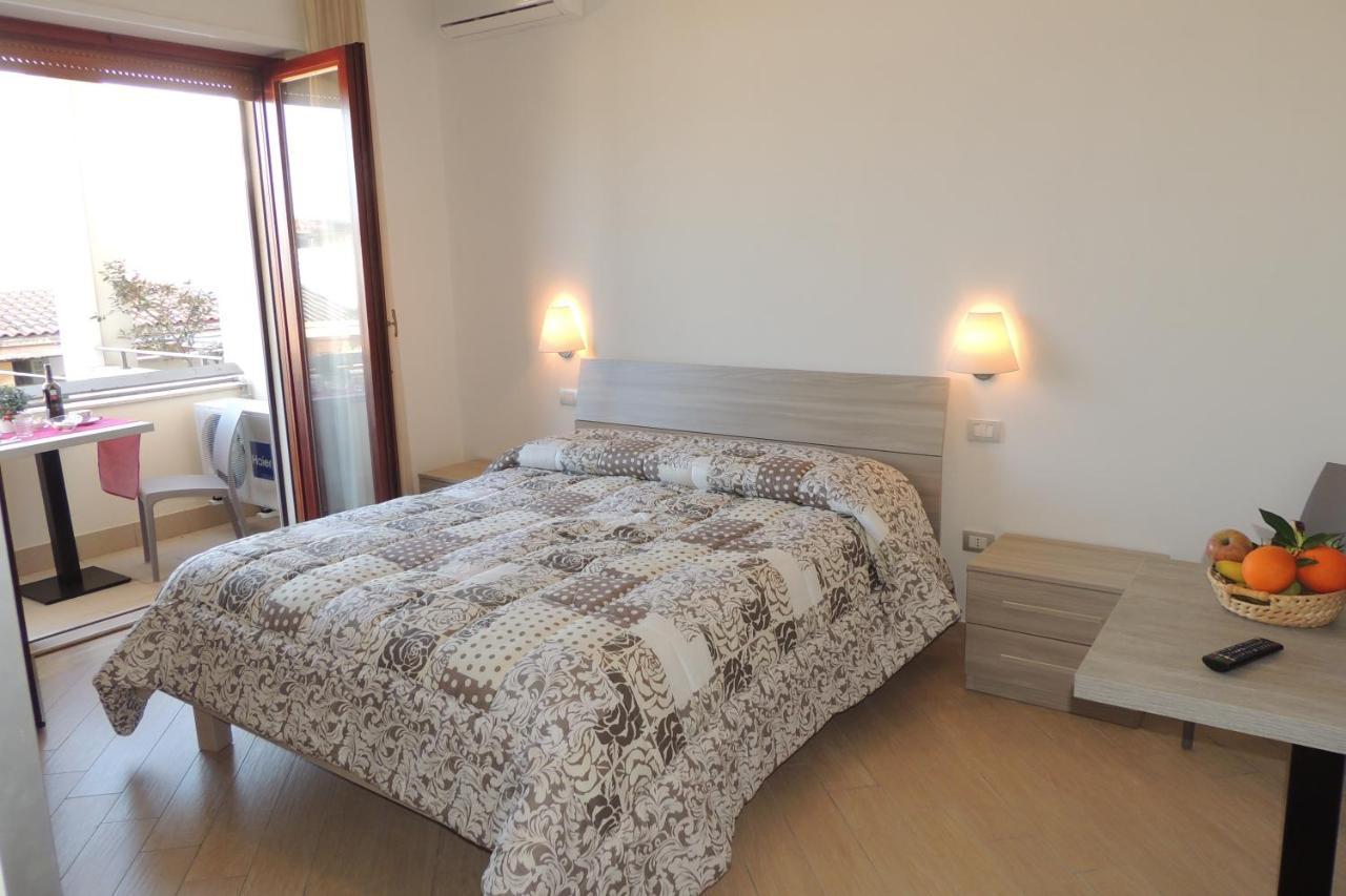 לינה וארוחת בוקר אוריסטאנו La Terrazza מראה חיצוני תמונה