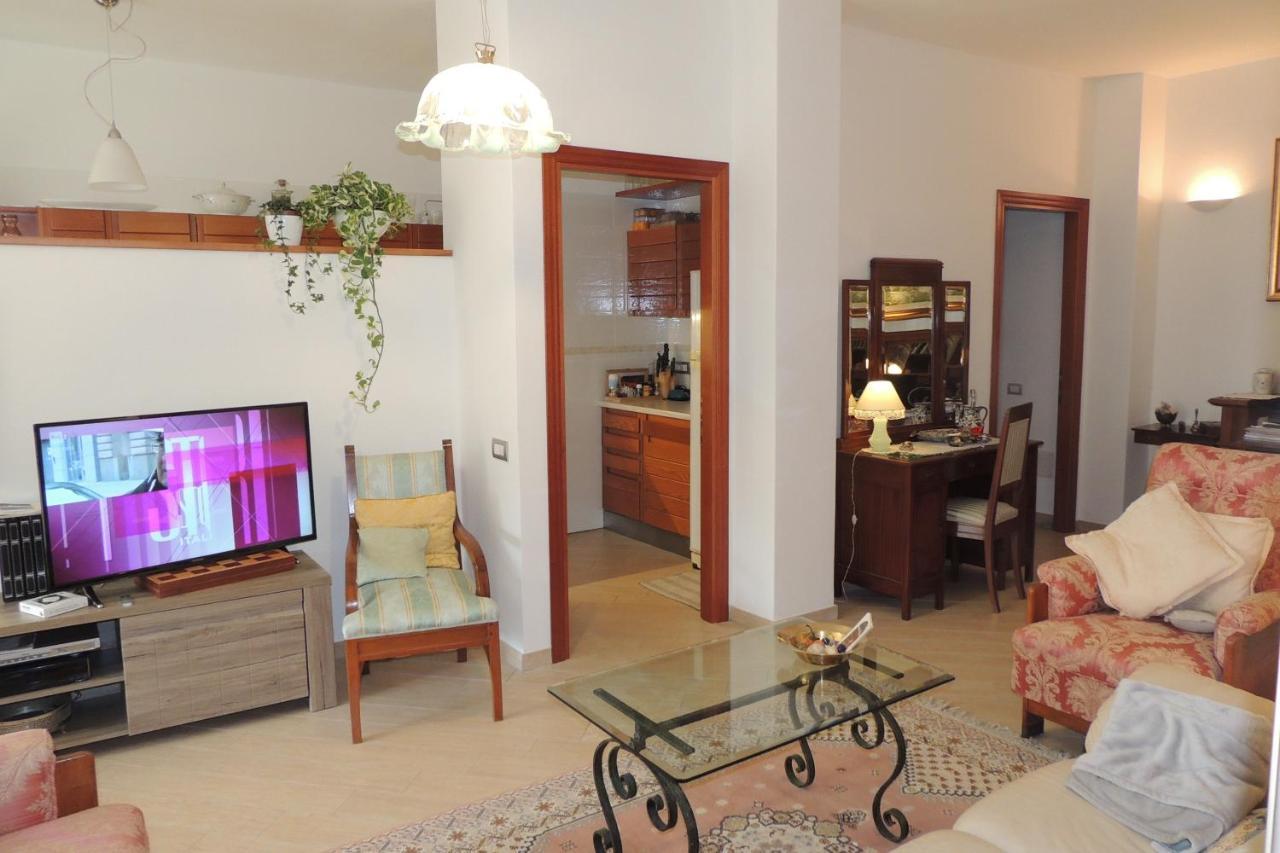 לינה וארוחת בוקר אוריסטאנו La Terrazza מראה חיצוני תמונה